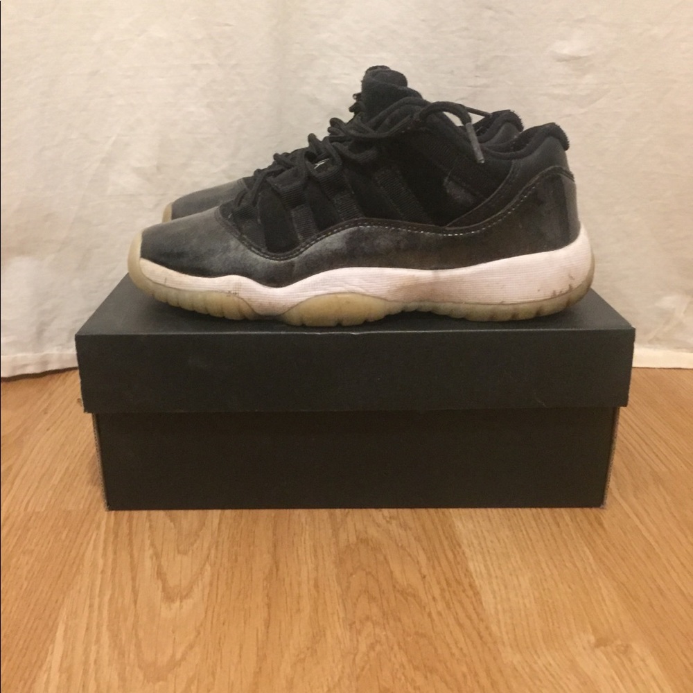 Retro Low Jordan 11s Gradeschool